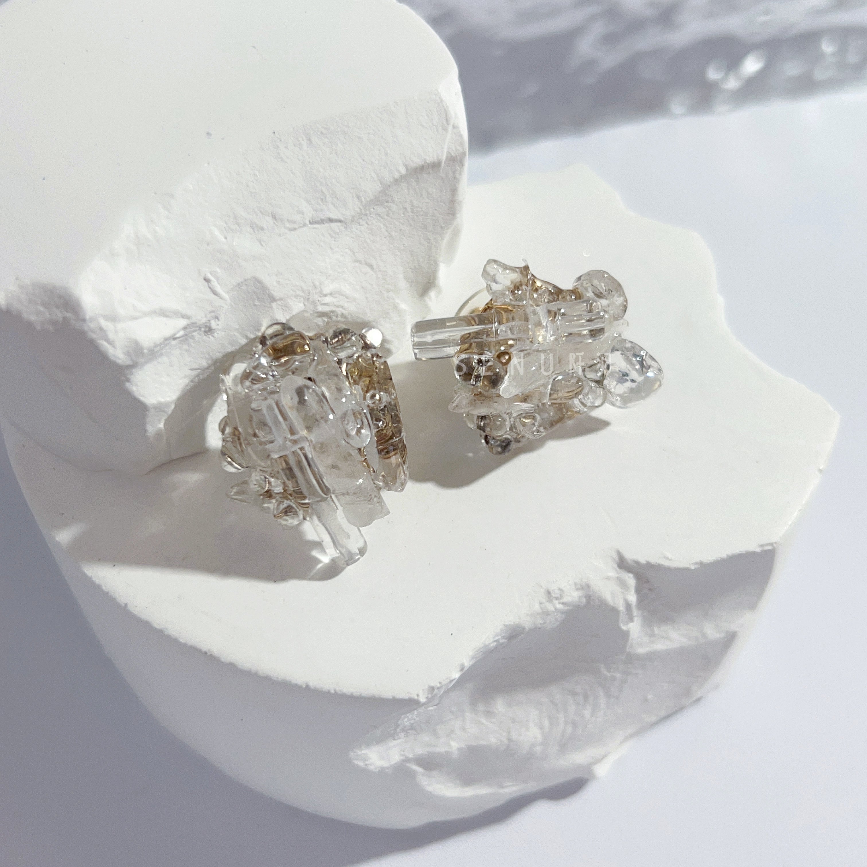 [Japanese craftsman｜Japanese handmade accessories｜Beads｜Earrings｜Earrings] Ice-shaped beaded earrings