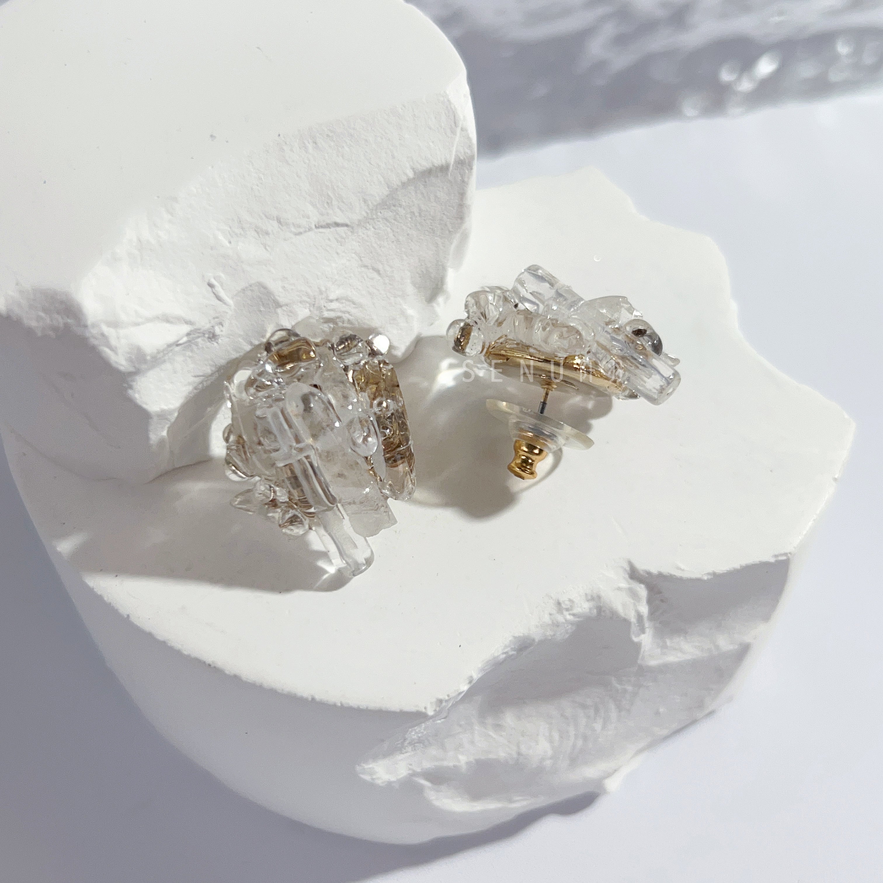 [Japanese craftsman｜Japanese handmade accessories｜Beads｜Earrings｜Earrings] Ice-shaped beaded earrings