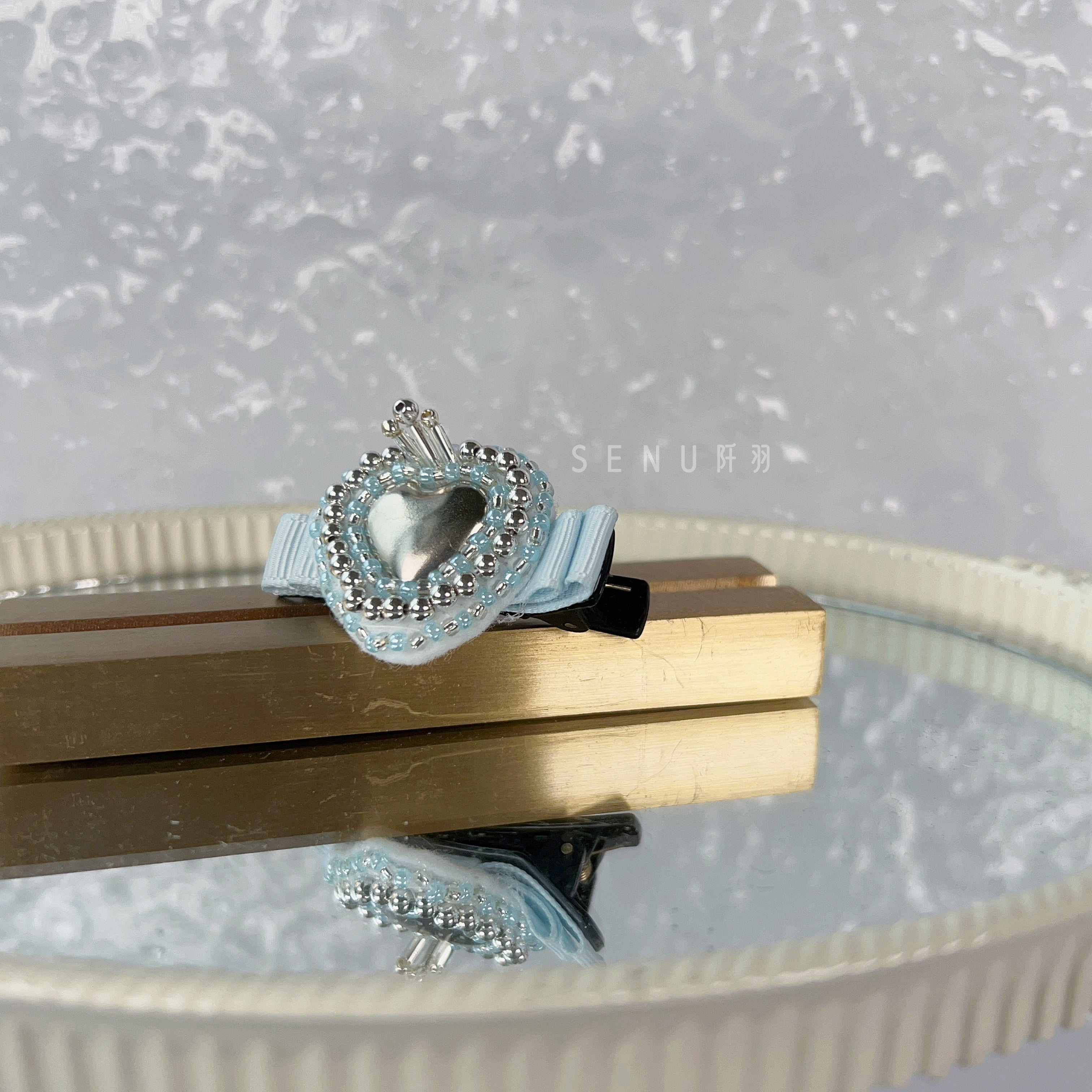 [Japanese Designer | Japanese Handmade Accessories | Beads | Headwear/Hair Accessories | Hair Clips] Heart Ribbon Duck Nozzle Clip