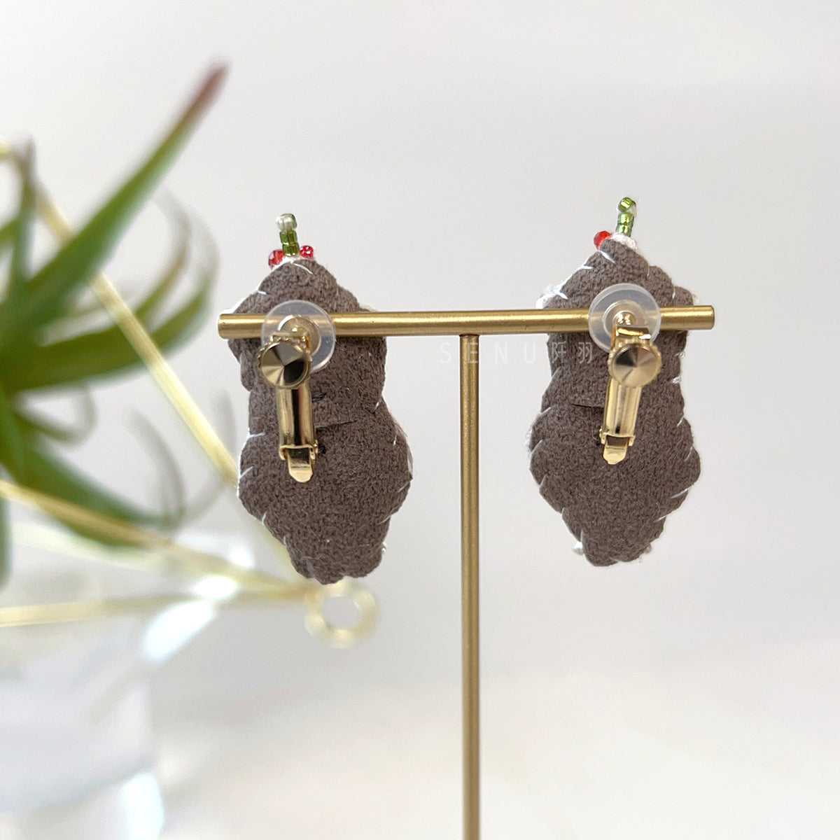 [Japanese Craftsman | Japanese Handmade Accessories | Embroidery | Earrings | Earrings] Fruit Punch Bead Embroidery Earrings