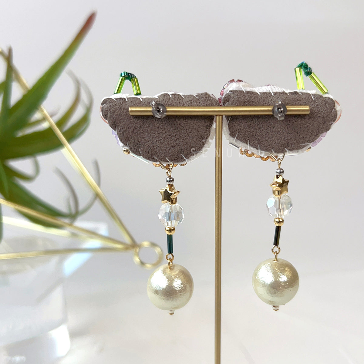 [Japanese craftsman｜Japanese handmade accessories｜Embroidery｜Earrings｜Earrings] Fruit plate beaded embroidery earrings