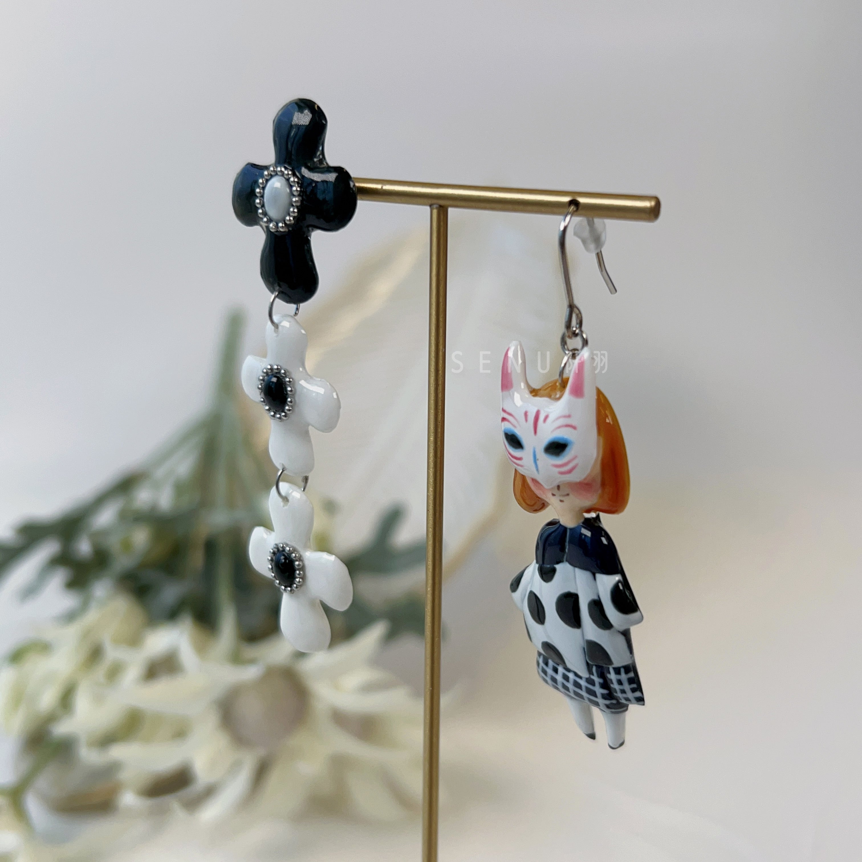 Feline earrings hotsell with resin pearls