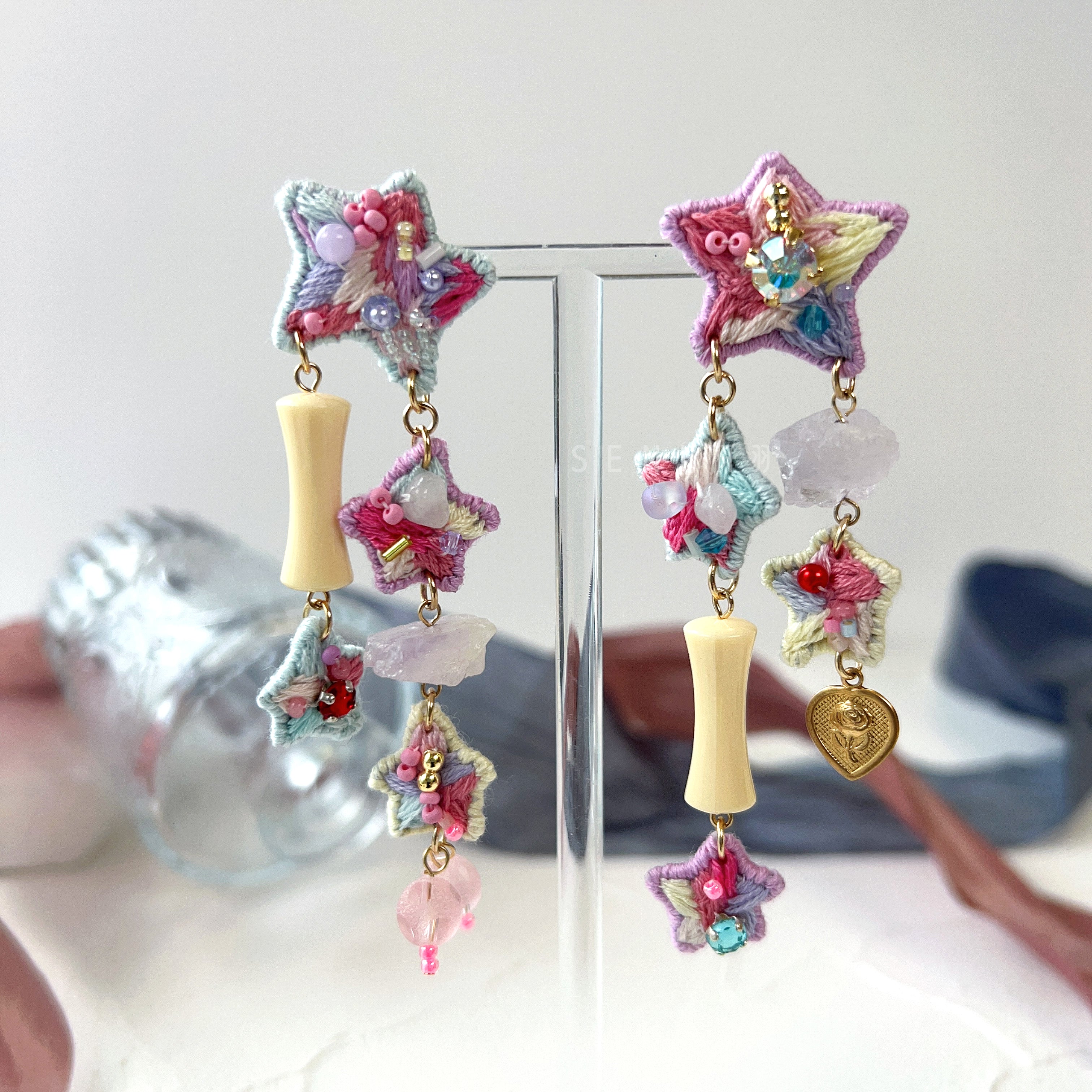 [Japanese Designer | Japanese Handmade Accessories | Embroidery | Earrings | Earrings] Stars and natural stone embroidery earrings