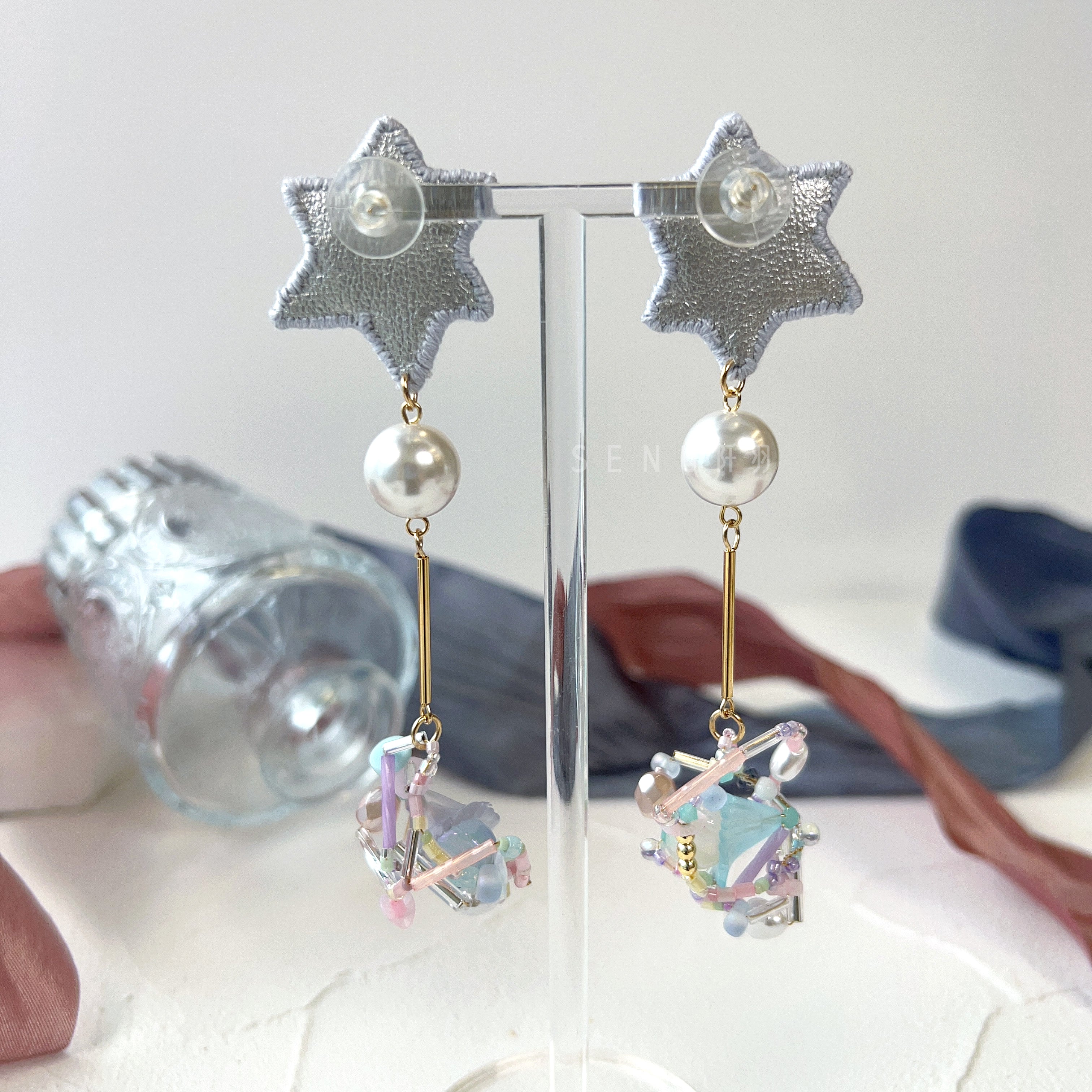 [Japanese Designer | Japanese Handmade Accessories | Embroidery | Earrings | Earrings] Star embroidered beaded long earrings