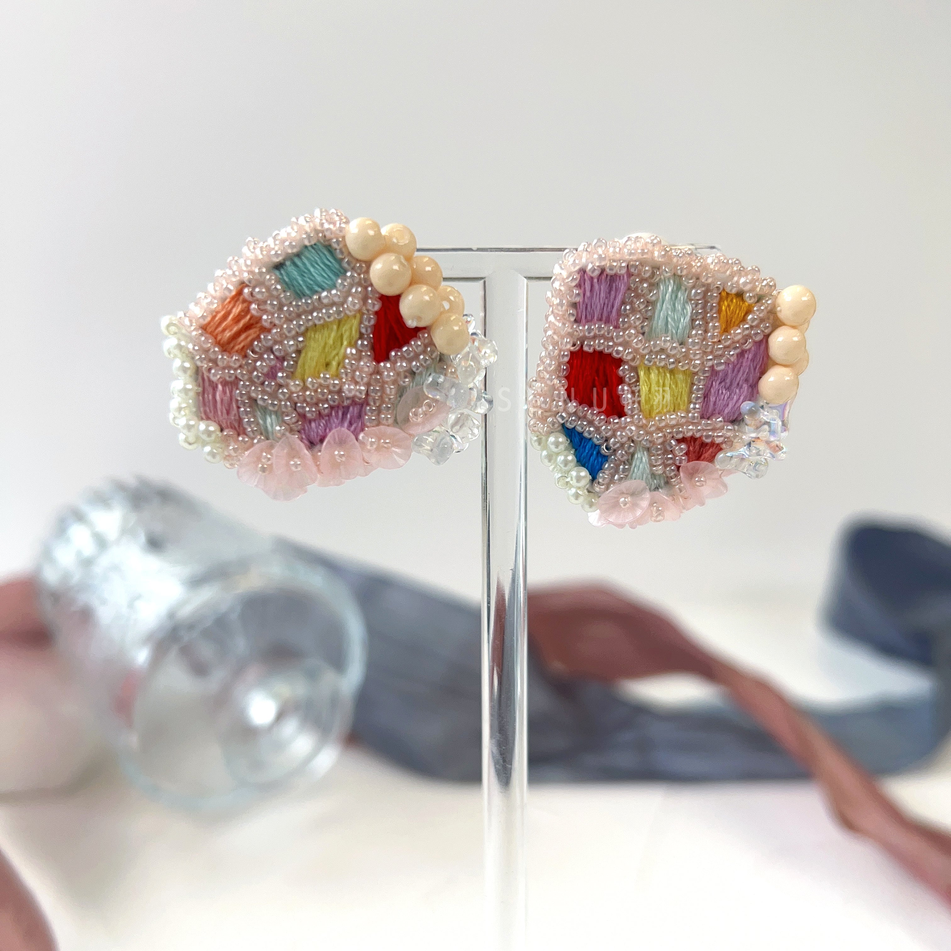 [Japanese Designer | Japanese Handmade Accessories | Embroidery | Earrings | Earrings] Geometric plaid bead embroidery earrings