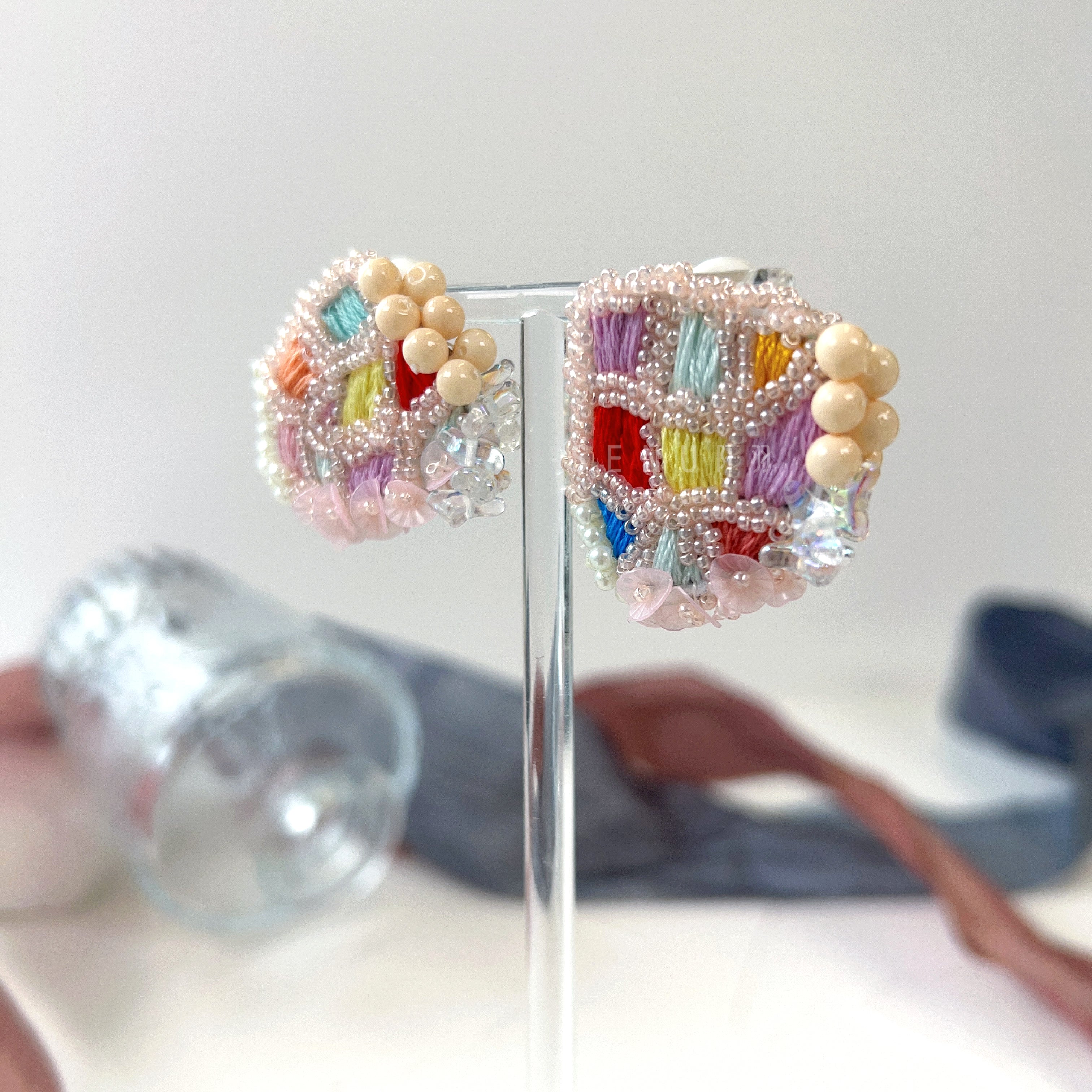 [Japanese Designer | Japanese Handmade Accessories | Embroidery | Earrings | Earrings] Geometric plaid bead embroidery earrings
