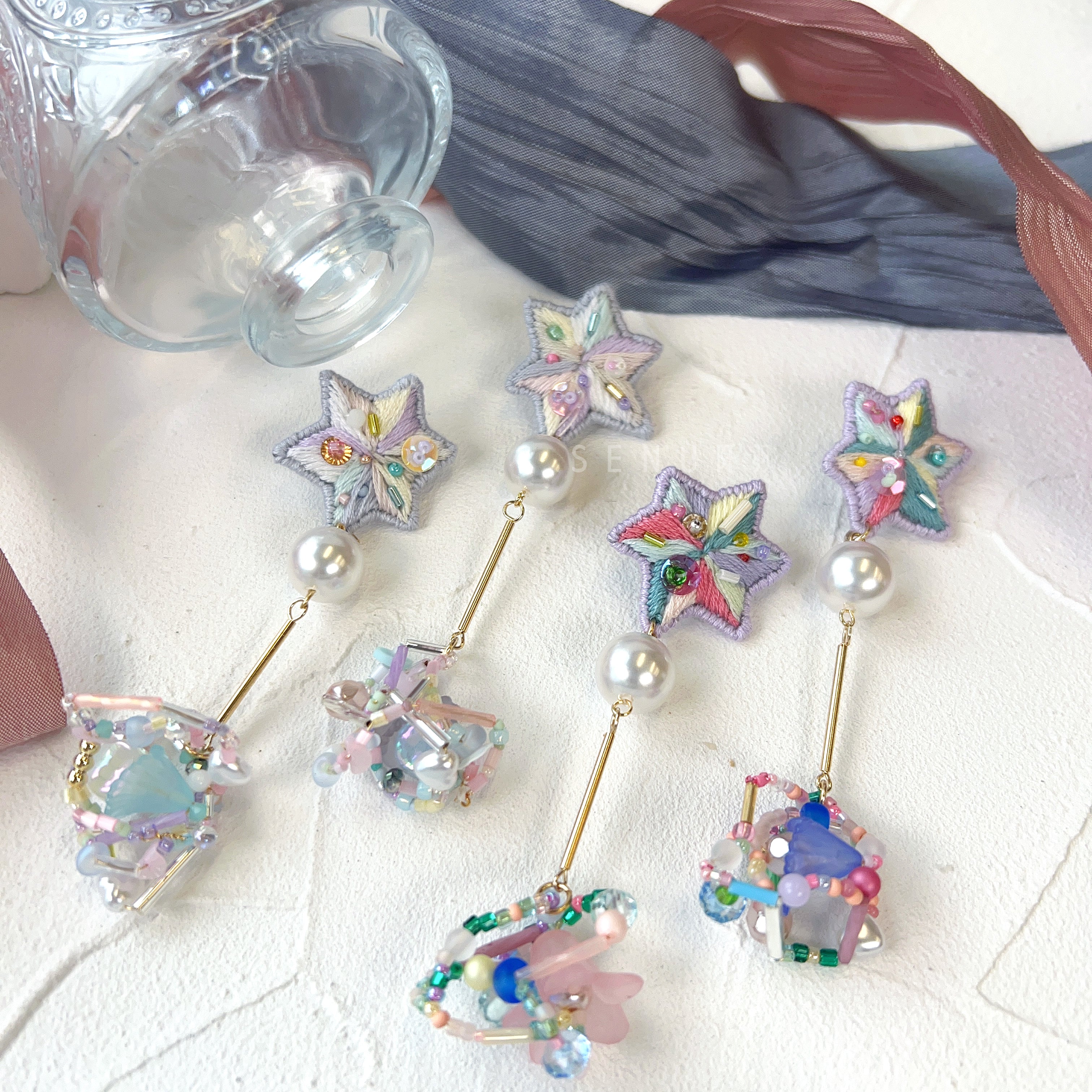 [Japanese Designer | Japanese Handmade Accessories | Embroidery | Earrings | Earrings] Star embroidered beaded long earrings