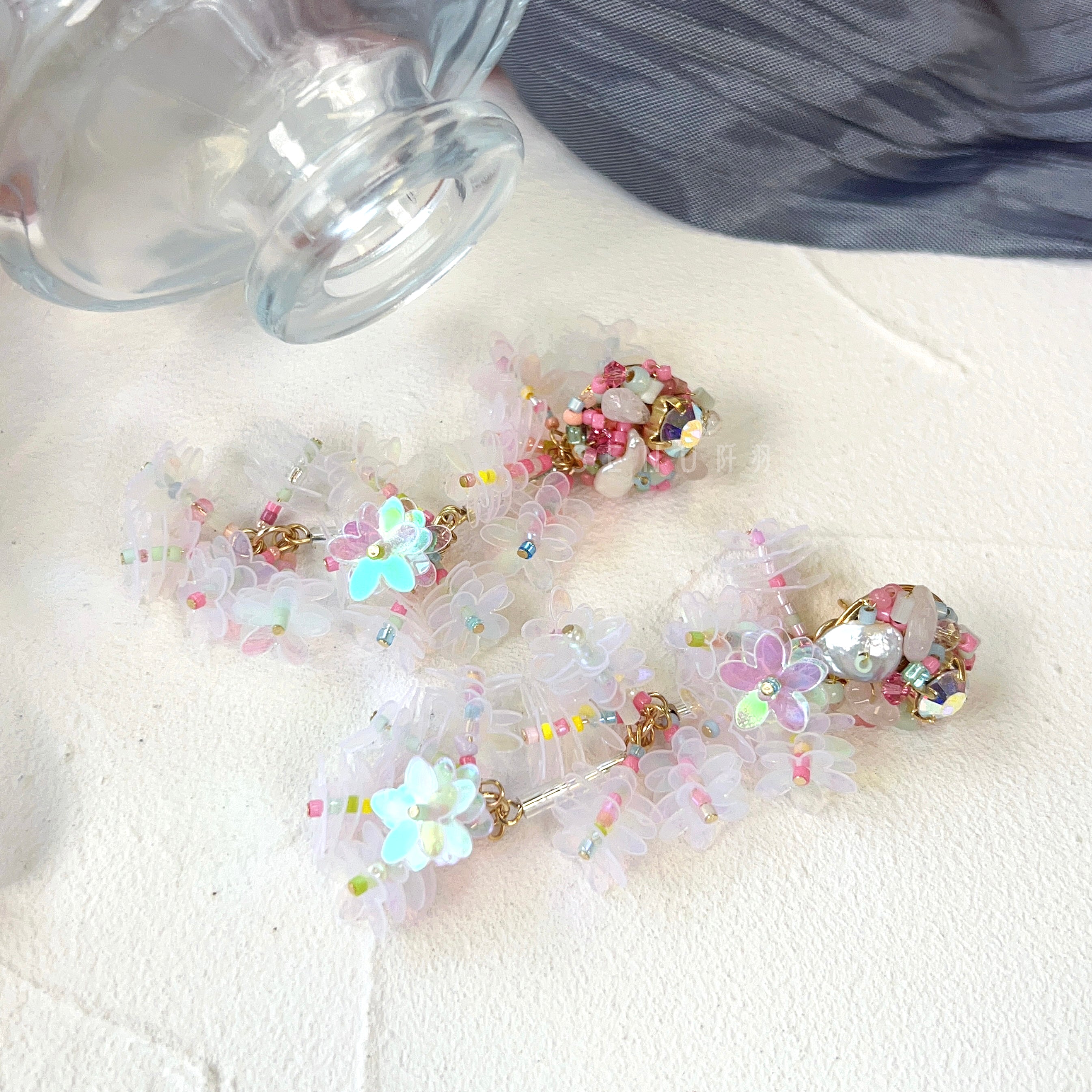 [Japanese Designer | Japanese Handmade Accessories | Embroidery | Earrings | Earrings] Sequined floral beaded earrings