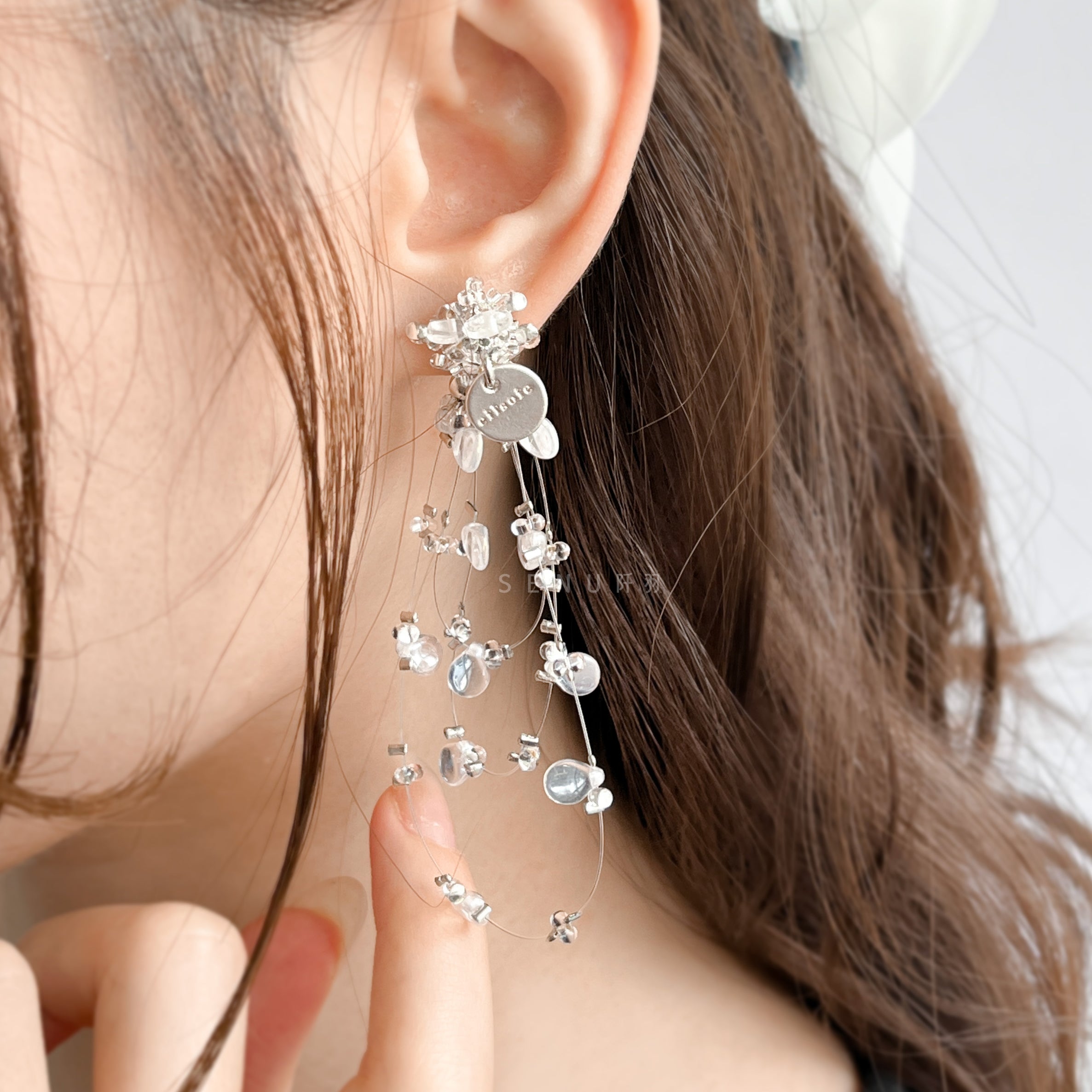[Japanese craftsman｜Japanese handmade accessories｜Beads｜Earrings｜Earrings] Transparent Meteor Shower Beaded Earrings