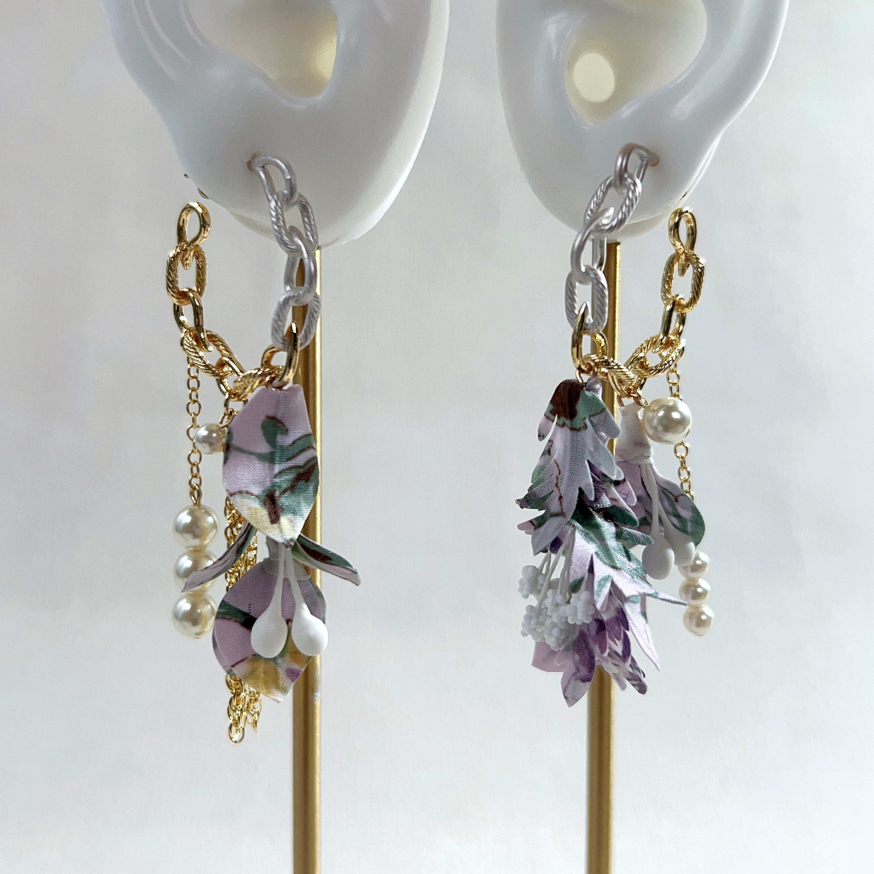 [Japanese craftsman｜Japanese handmade accessories｜Flowers｜Earrings｜Earrings] Lock chain and leaf fabric earrings