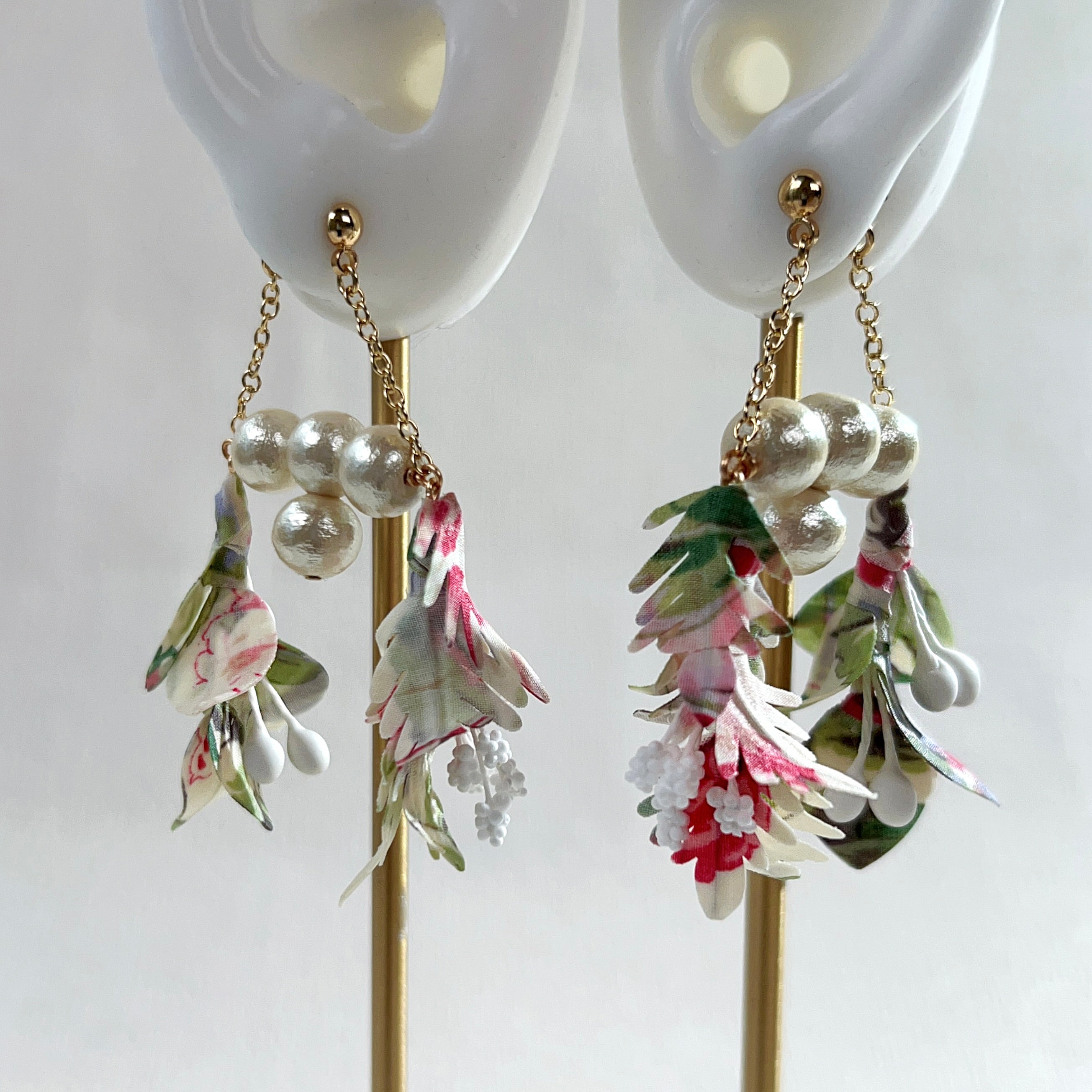 [Japanese craftsman｜Japanese handmade ornaments｜fabric flowers｜earrings｜earrings] Chain hanging pearl leaf fabric earrings