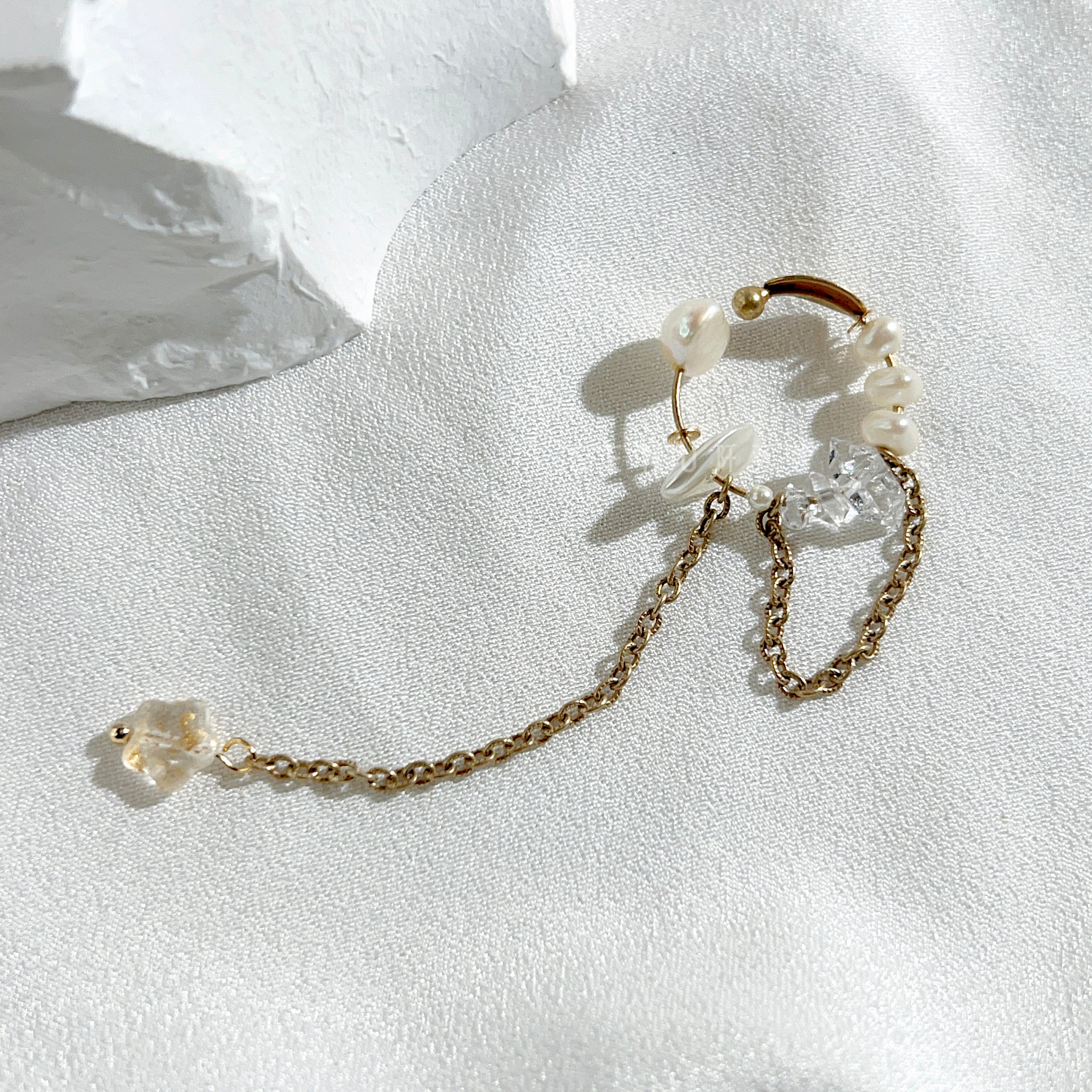 [Senu Limited Edition] Pearl chain hanging star beaded ear cuff