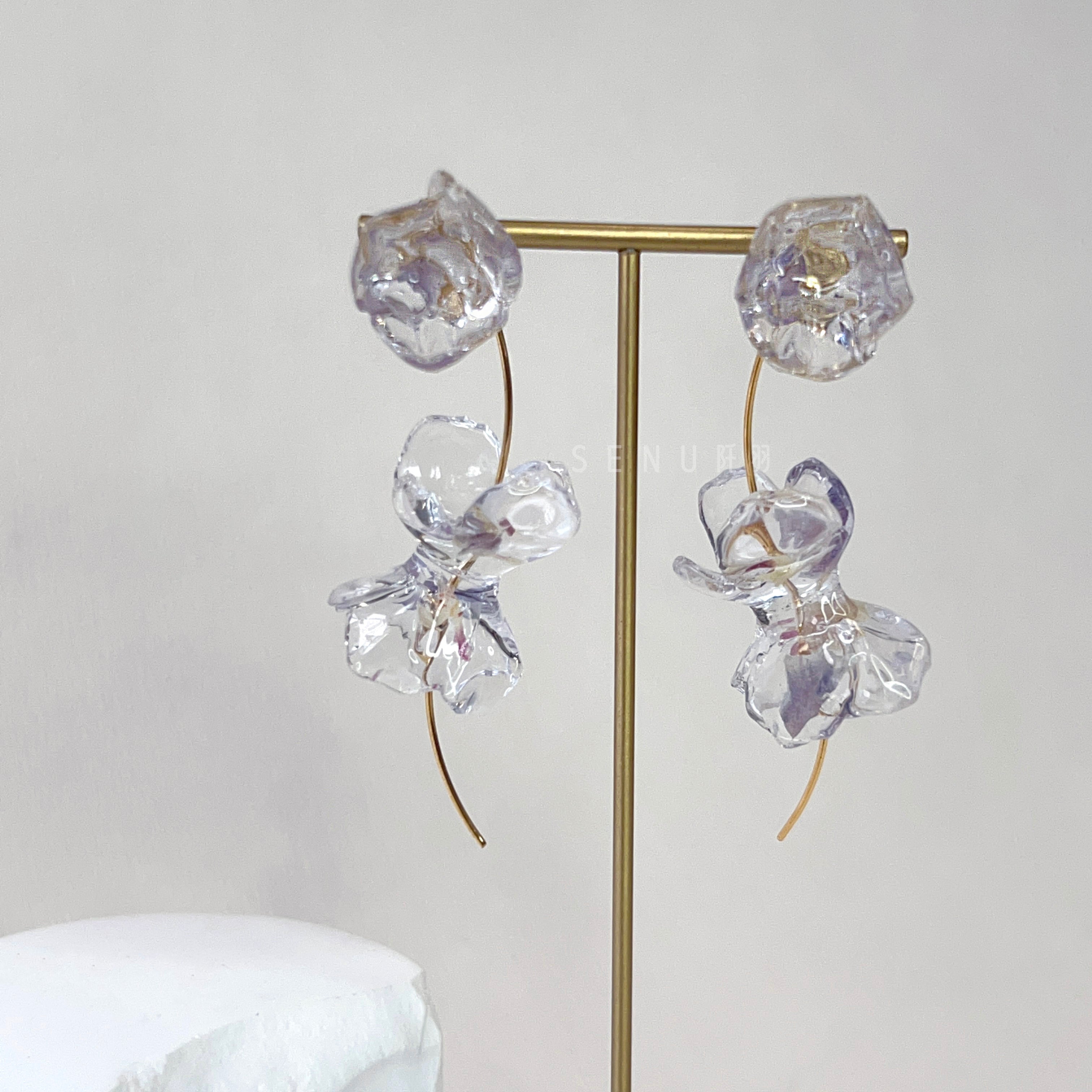 [Japanese Designer | Japanese Handmade Accessories | Resin | Earrings | Earrings] Resin dried flower drop earrings