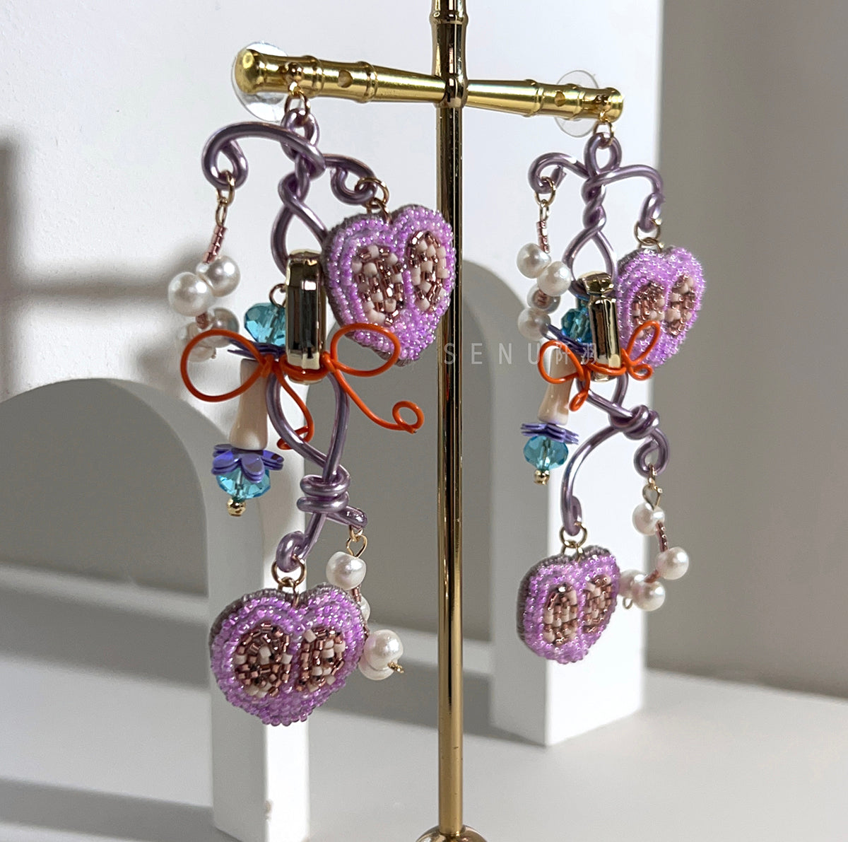 [Japanese Designer | Japanese Handmade Accessories | Embroidery | Earrings | Earrings] Heart-wound bead embroidery earrings