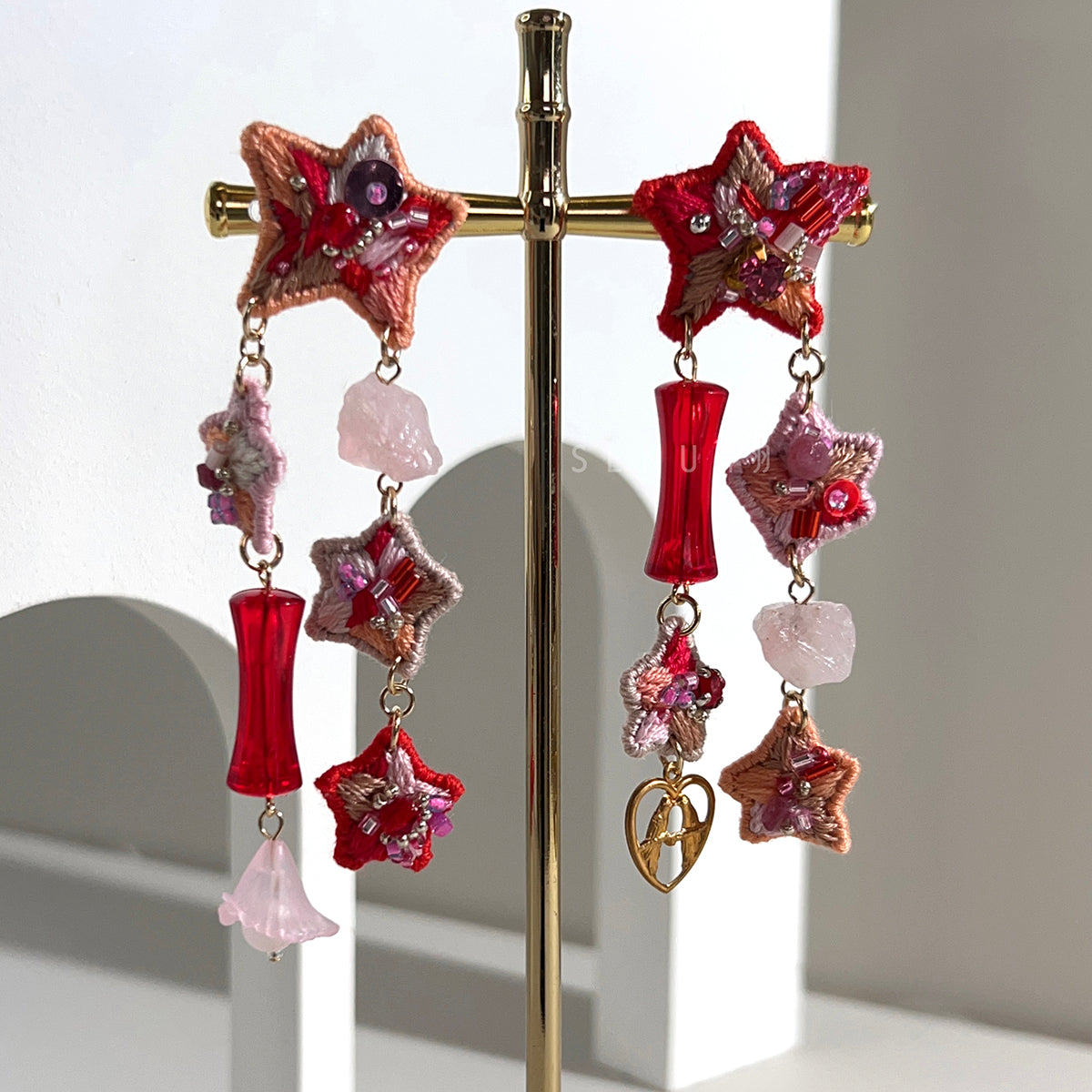 [Japanese Designer | Japanese Handmade Accessories | Embroidery | Earrings | Earrings] Stars and natural stone embroidery earrings