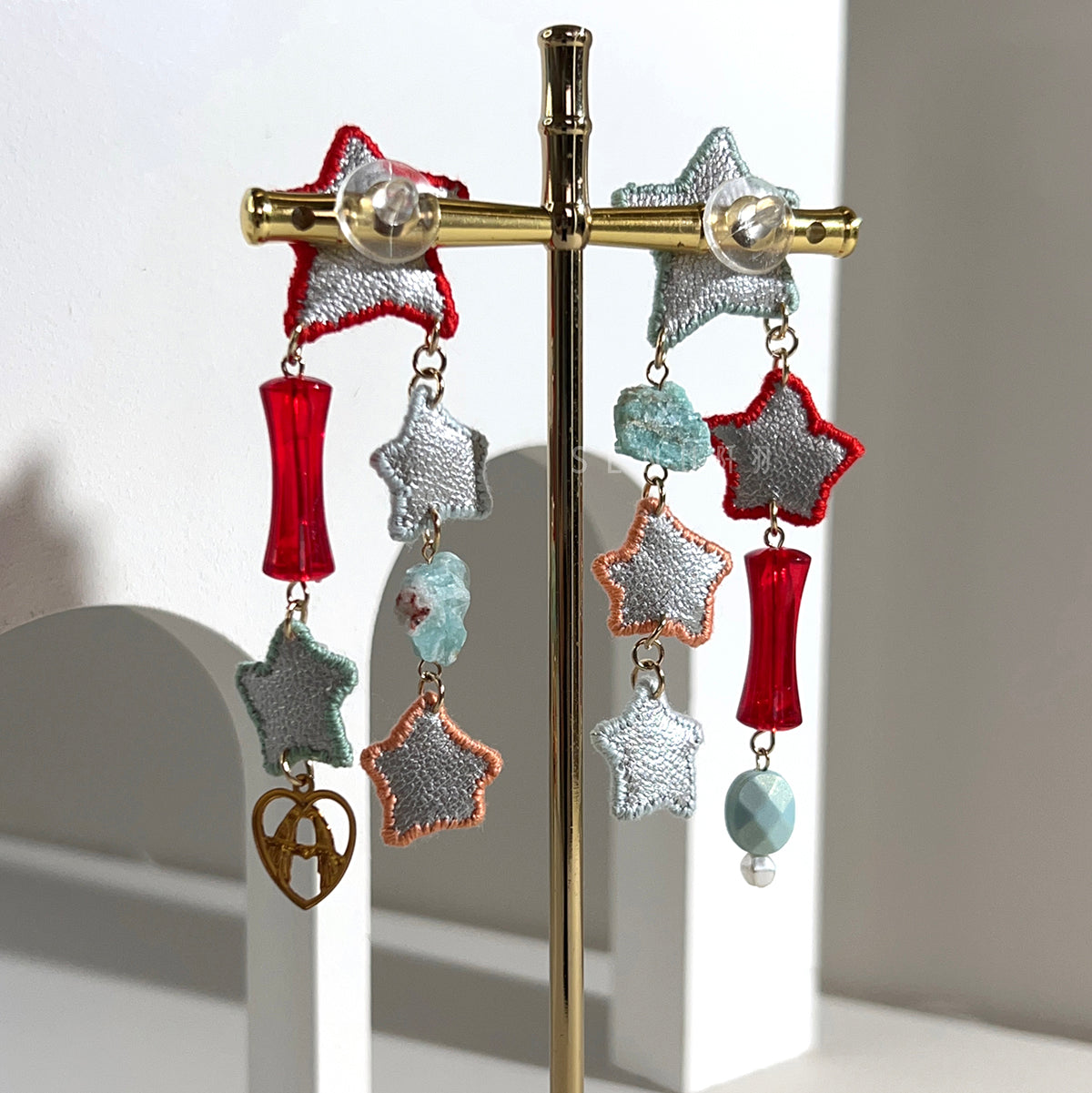 [Japanese Designer | Japanese Handmade Accessories | Embroidery | Earrings | Earrings] Stars and natural stone embroidery earrings