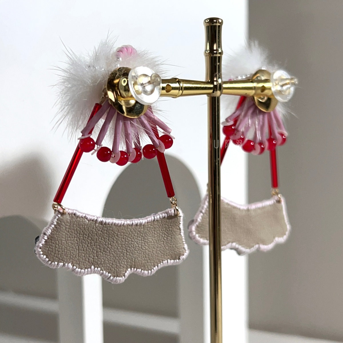 [Japanese Designer｜Japanese Handmade Accessories｜Embroidery｜Earrings｜Earrings] Fur ball hanging triangle brand bead embroidery earrings