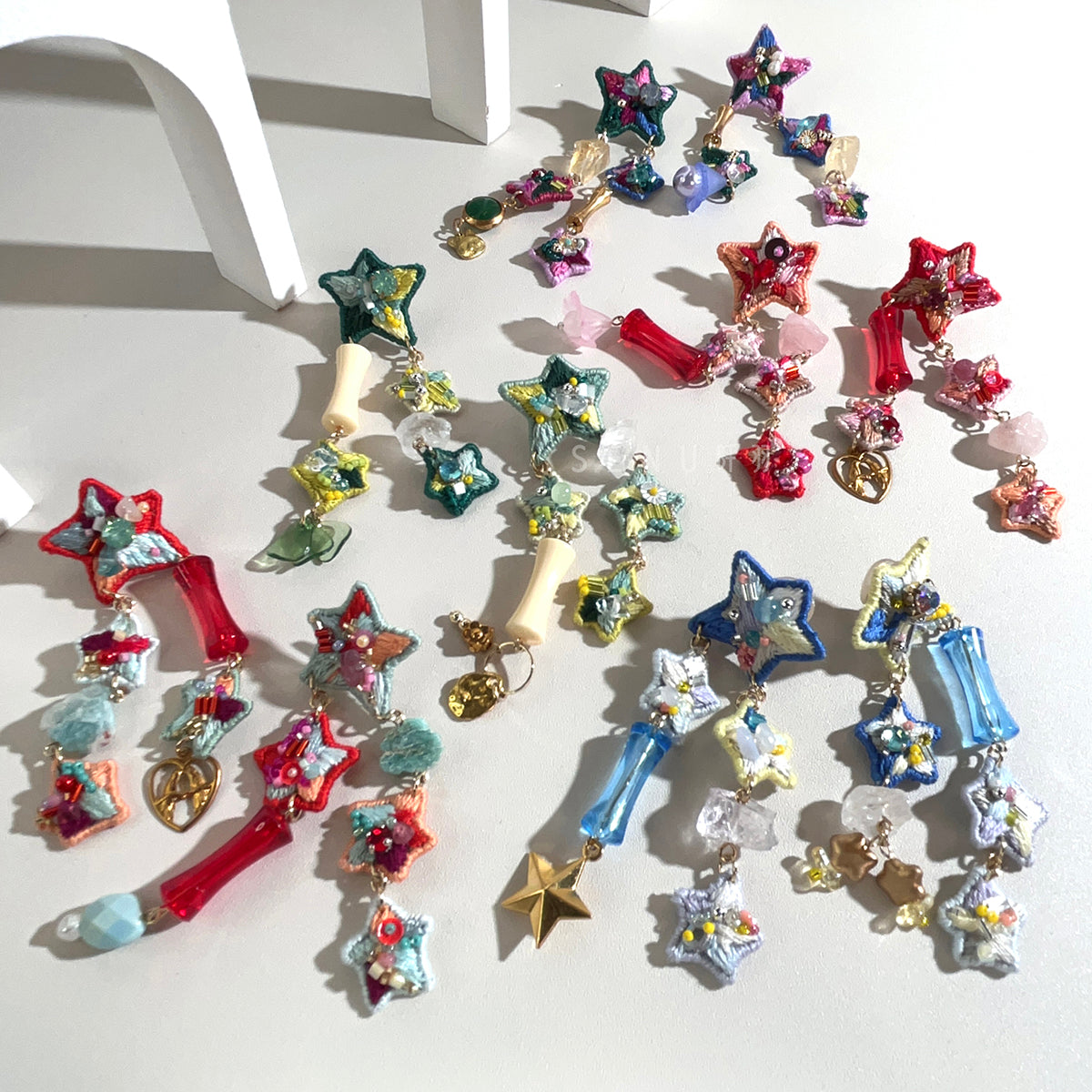 [Japanese Designer | Japanese Handmade Accessories | Embroidery | Earrings | Earrings] Stars and natural stone embroidery earrings