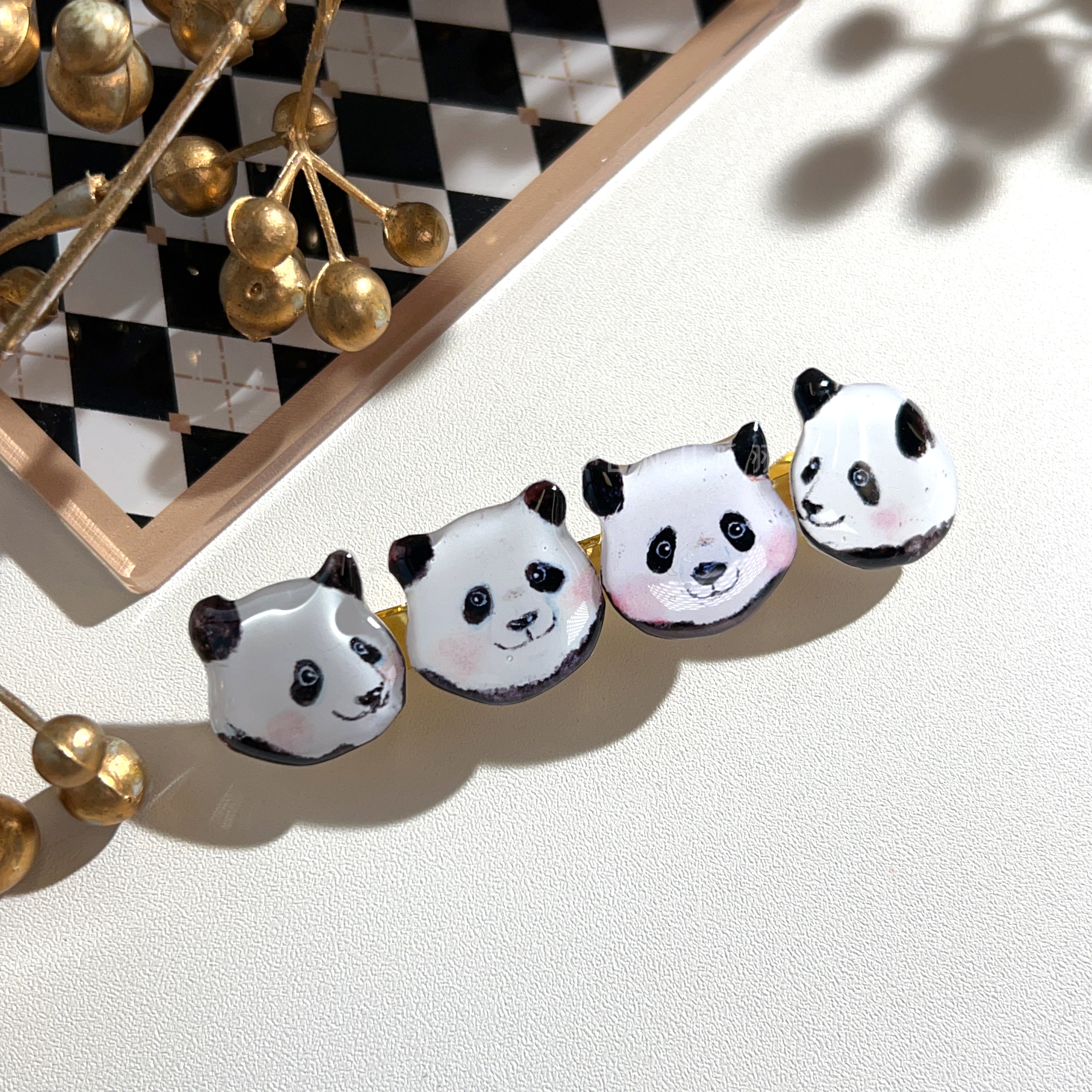 [Japanese designer | Japanese handmade accessories | Resin | Headwear/hair accessories | Hairpins] Rows of panda hand-painted hairpins