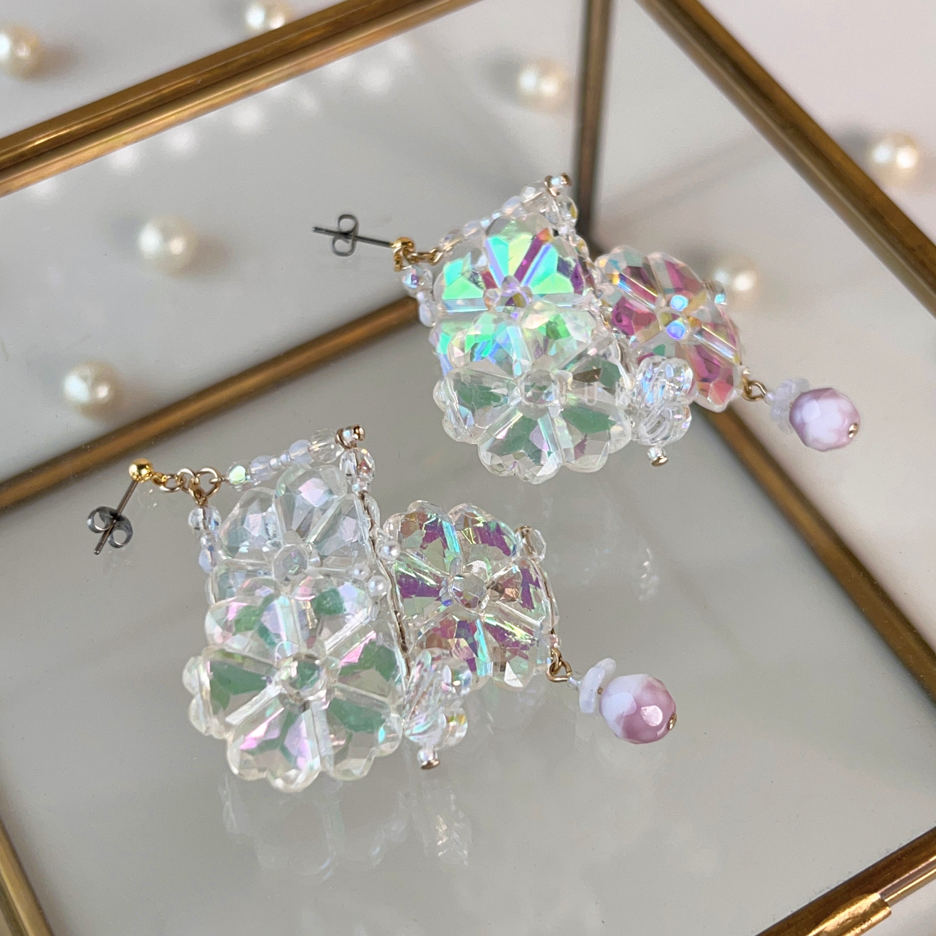 [Japanese Designer | Japanese Handmade Accessories | Beads | Earrings | Earrings] Symphony Crystal Flower Beaded Earrings