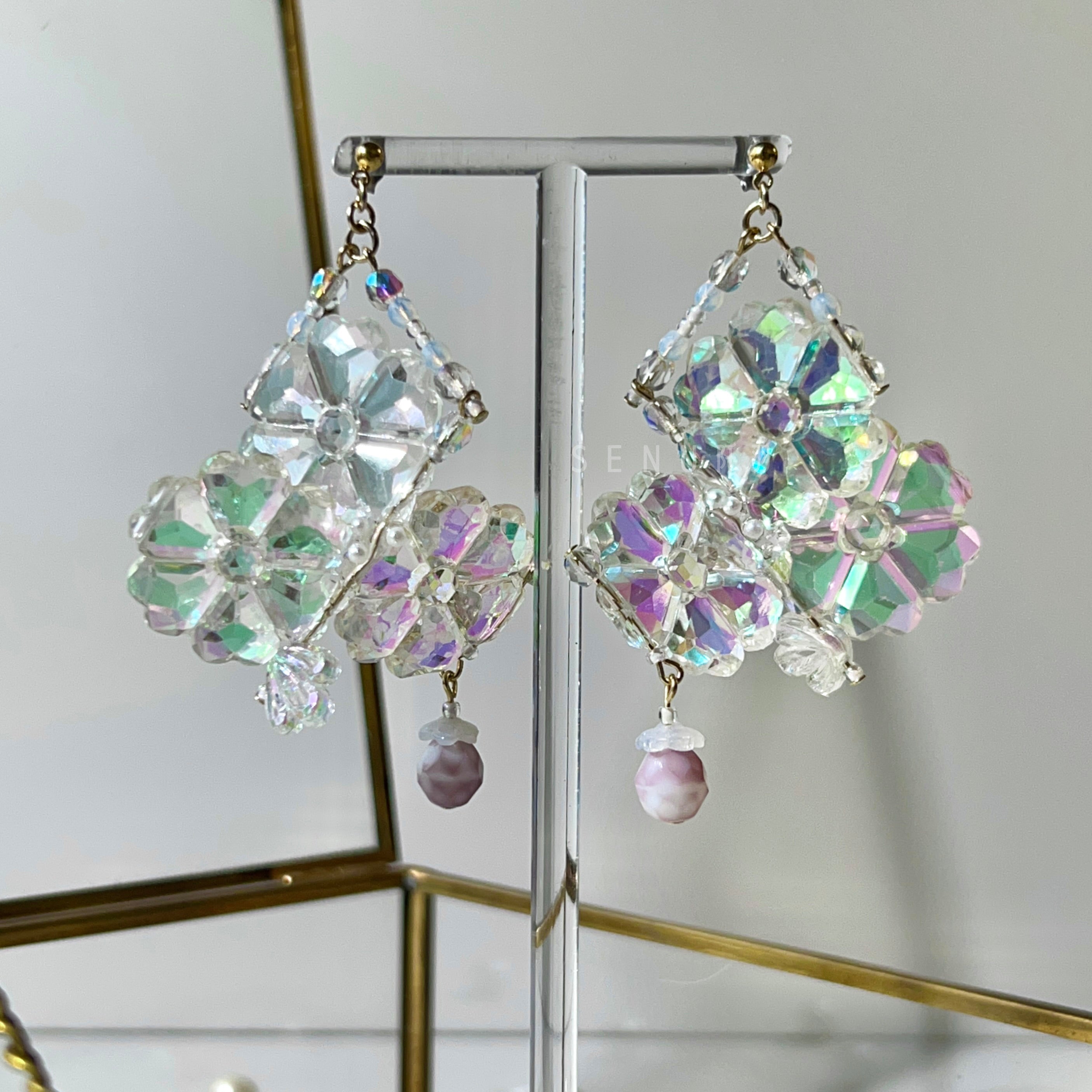 [Japanese Designer | Japanese Handmade Accessories | Beads | Earrings | Earrings] Symphony Crystal Flower Beaded Earrings