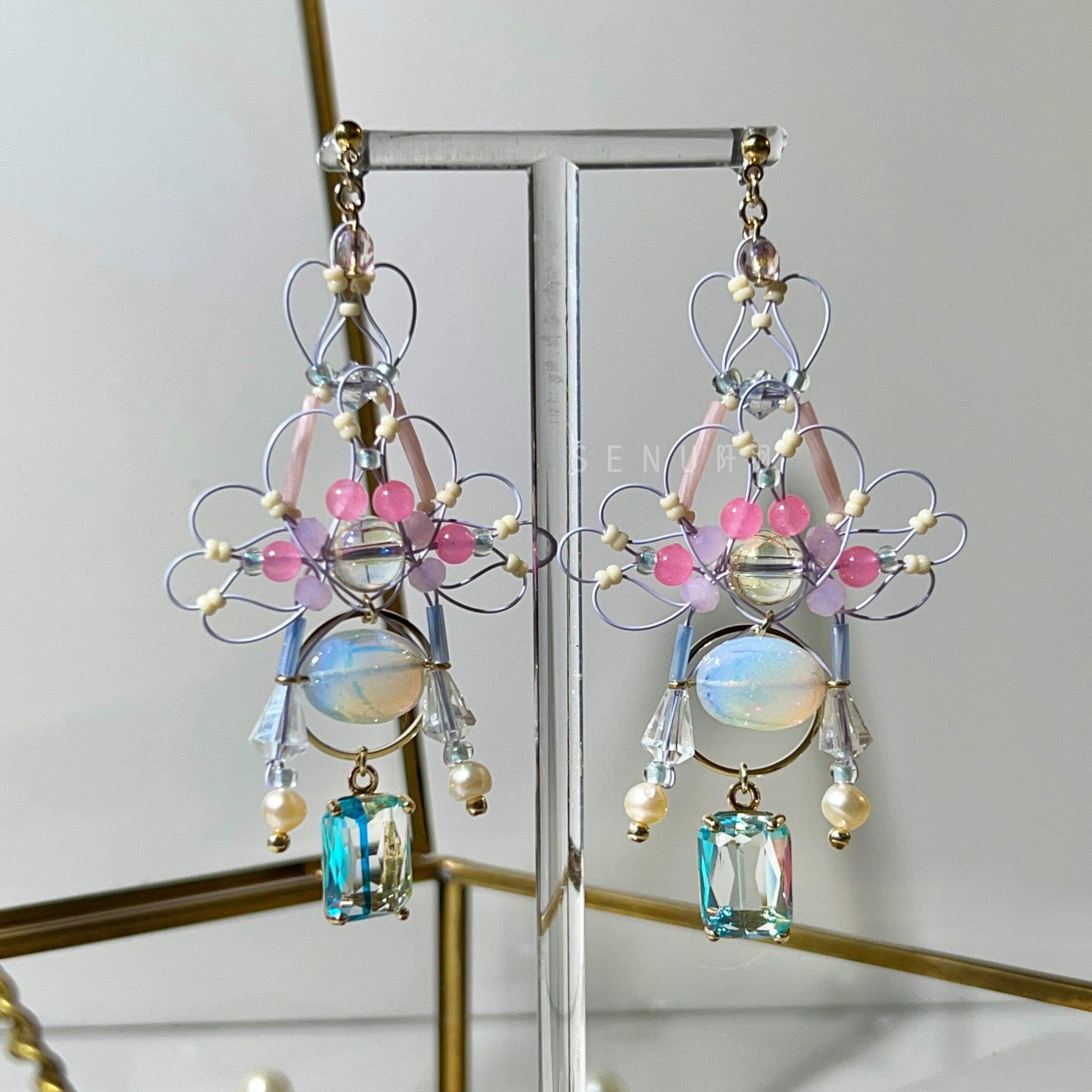 [Japanese Designer | Japanese Handmade Accessories | Beads | Earrings | Earrings] Pastel Fish Silk Diamond Beaded Earrings