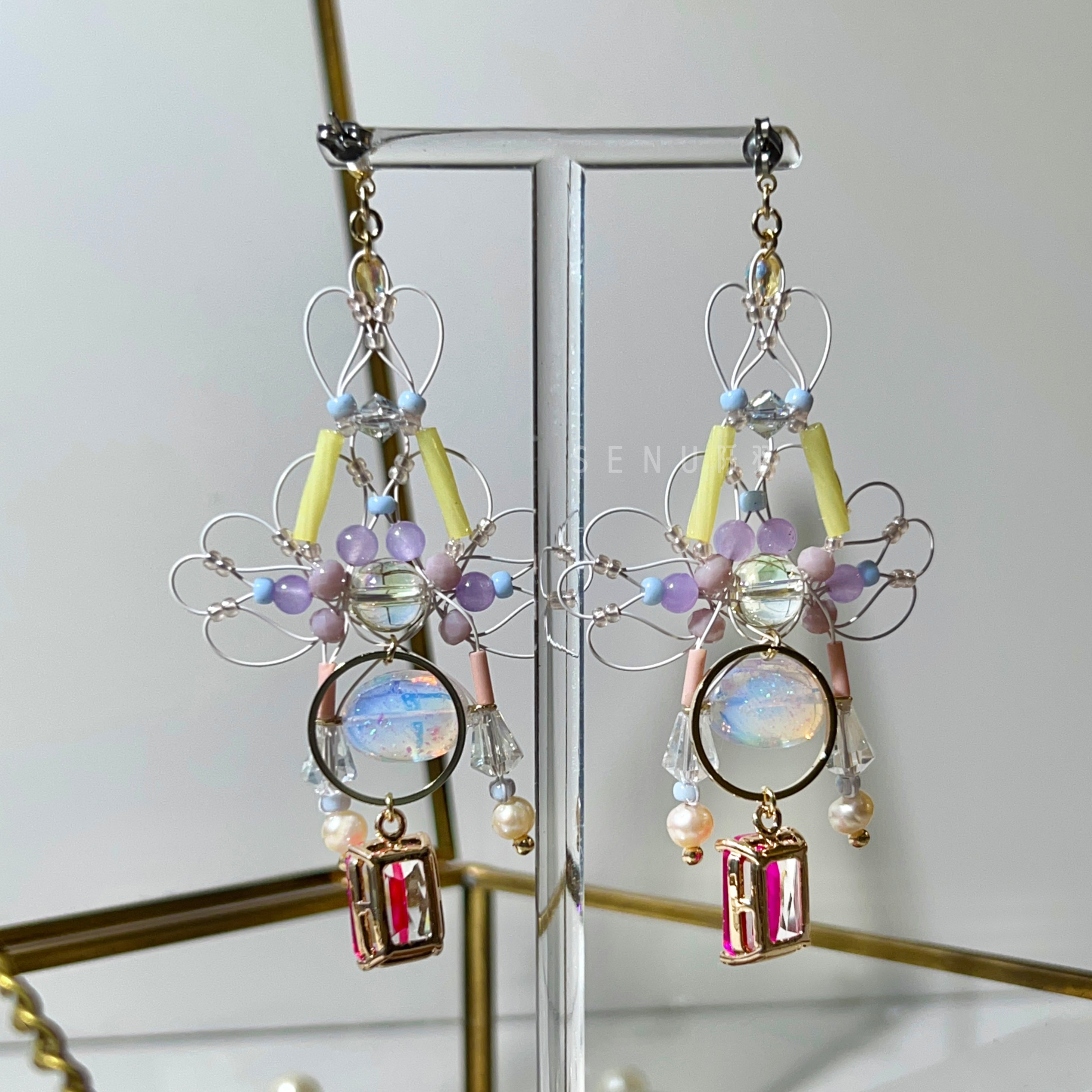 [Japanese Designer | Japanese Handmade Accessories | Beads | Earrings | Earrings] Pastel Fish Silk Diamond Beaded Earrings