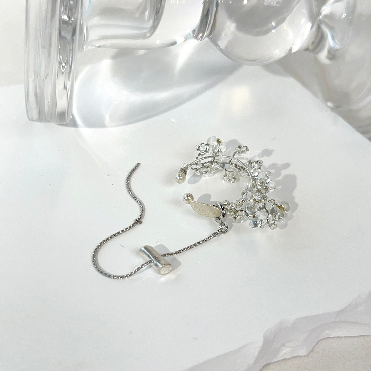 [Japanese craftsman｜Japanese handmade accessories｜Beads｜Earrings｜Ear cuffs] Wire-wound beaded hanging chain ear cuffs_[Size_L]