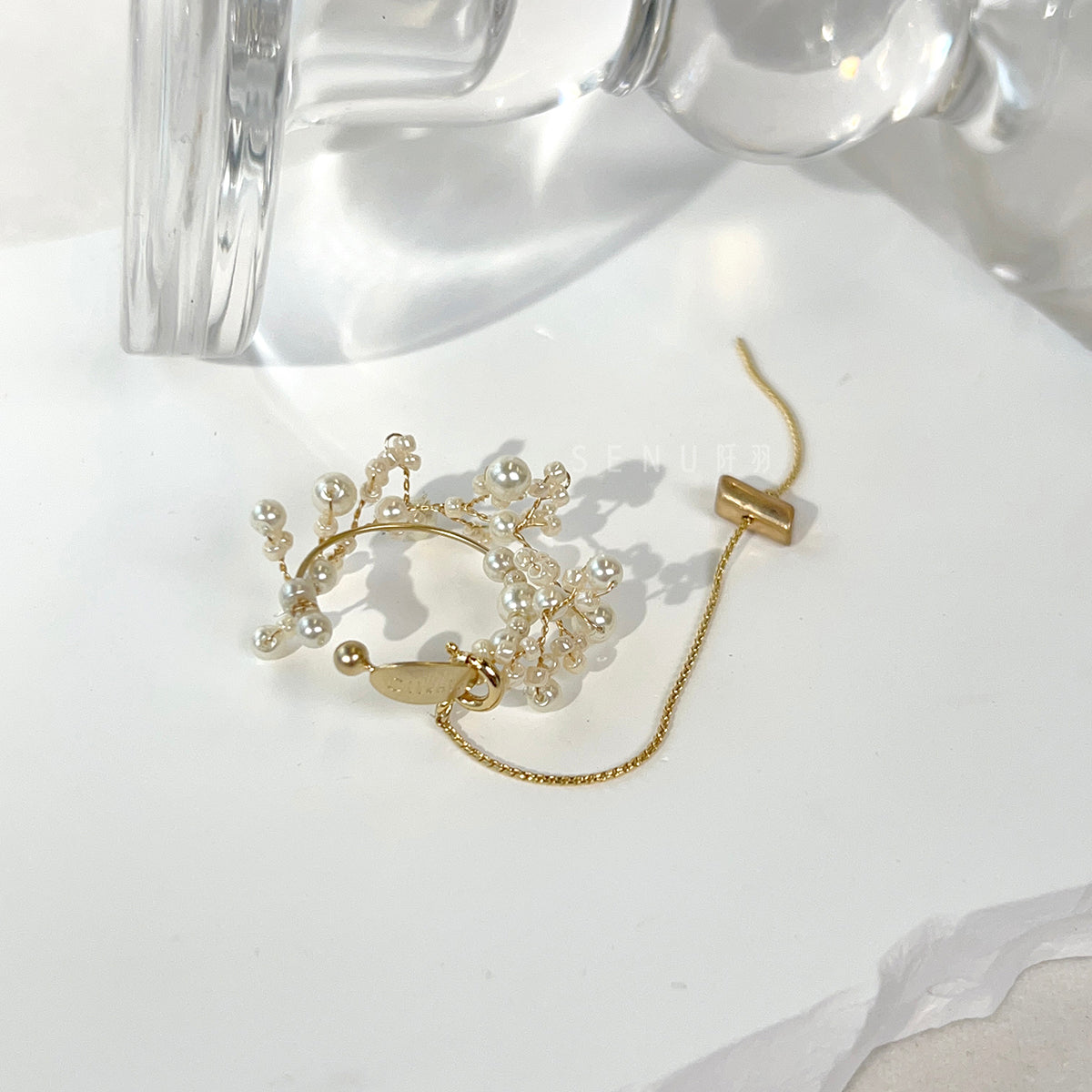 [Japanese craftsman｜Japanese handmade accessories｜Beads｜Earrings｜Ear cuffs] Wire-wound beaded hanging chain ear cuffs_[Size_L]