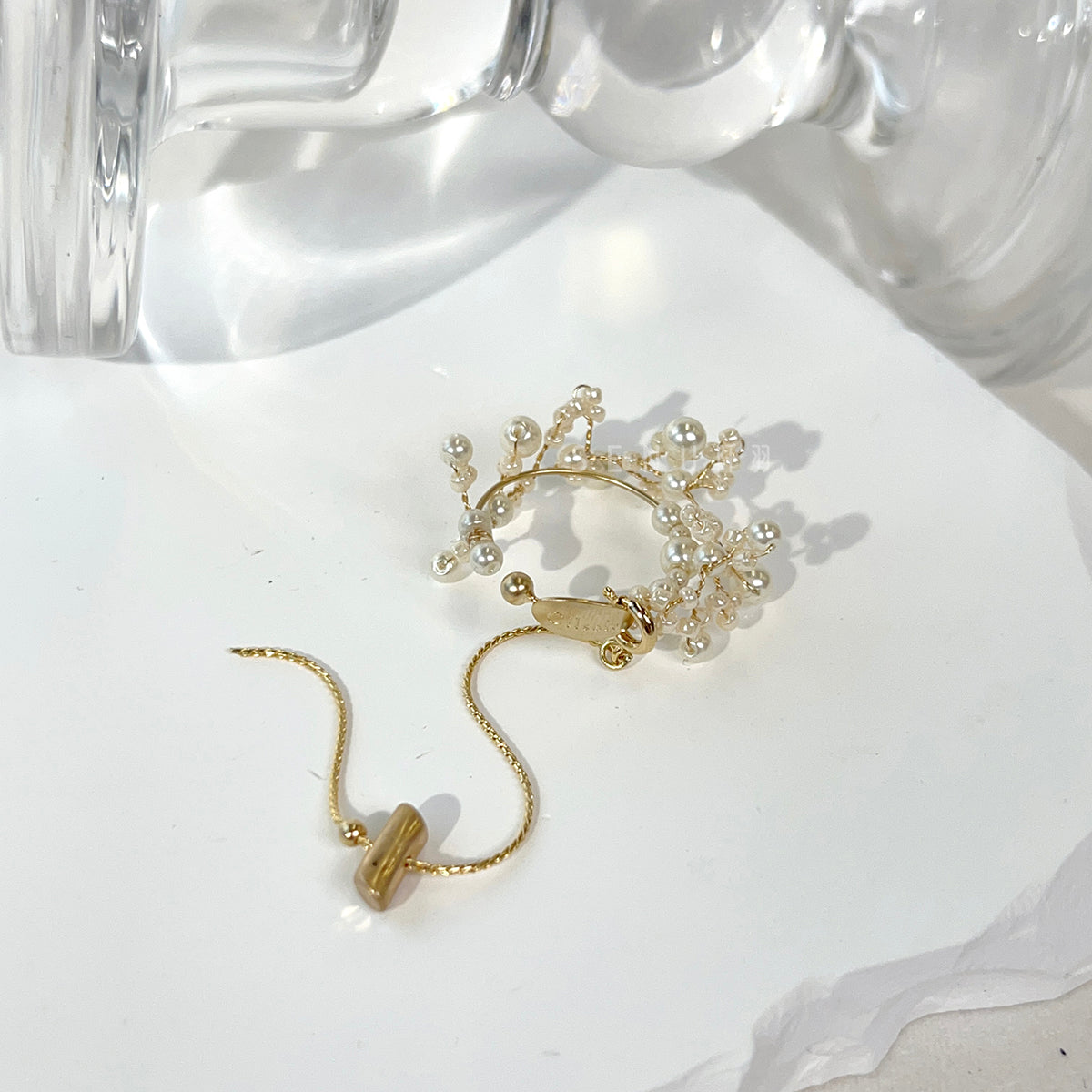 [Japanese craftsman｜Japanese handmade accessories｜Beads｜Earrings｜Ear cuffs] Wire-wound beaded hanging chain ear cuffs_[Size_L]