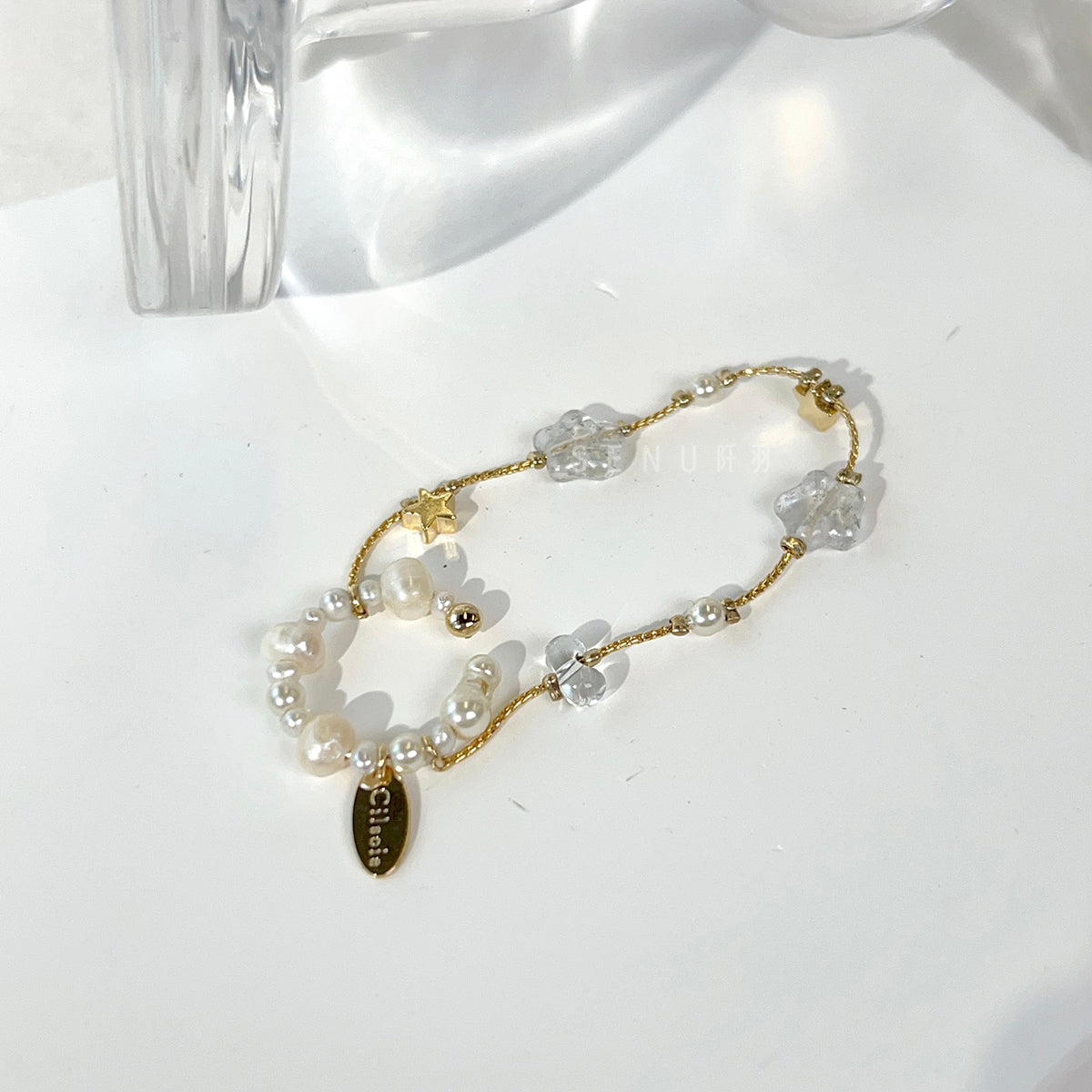 [Japanese craftsman｜Japanese handmade accessories｜Beads｜Earrings｜Ear cuffs] Pearl Translucent Star Double-layer Beaded Ear Cuffs