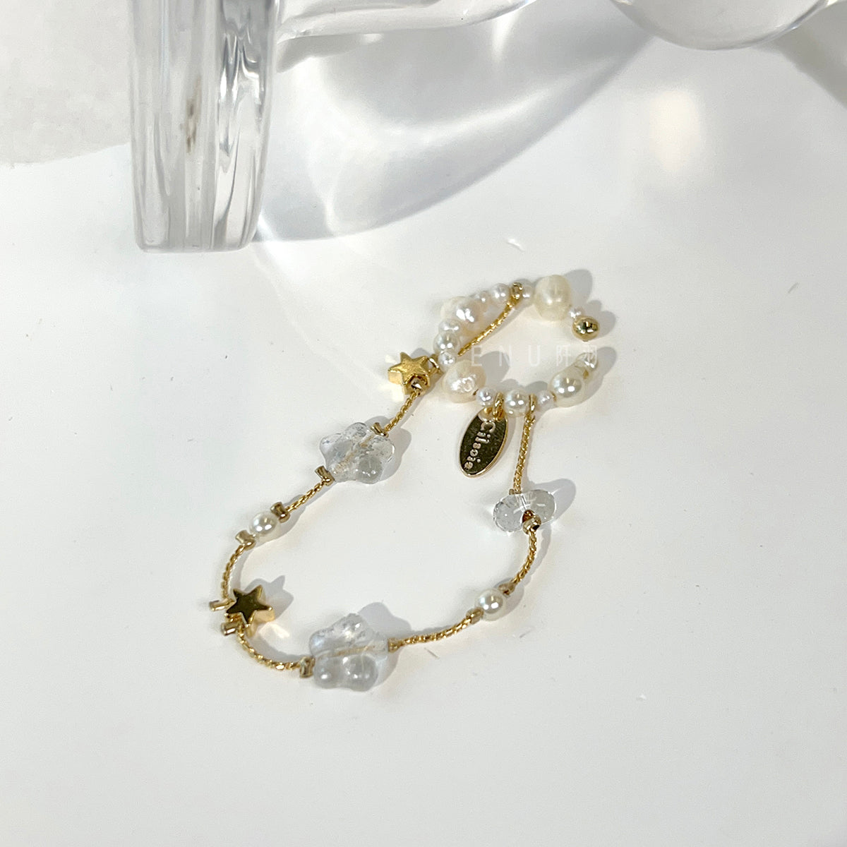 [Japanese craftsman｜Japanese handmade accessories｜Beads｜Earrings｜Ear cuffs] Pearl Translucent Star Double-layer Beaded Ear Cuffs