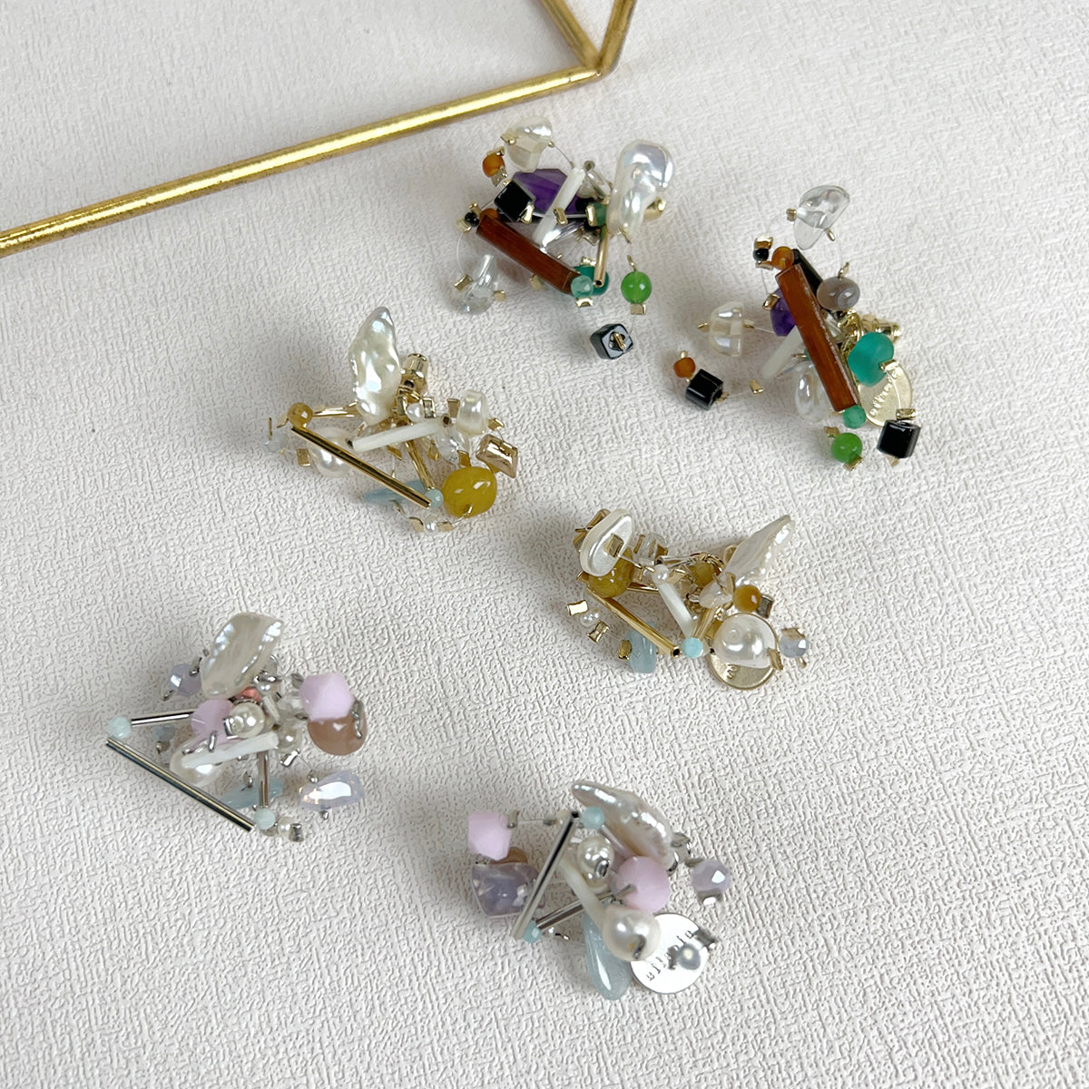 [Japanese craftsman｜Japanese handmade accessories｜Beads｜Earrings｜Earrings] Colorblock mixed beaded fishing wire earrings