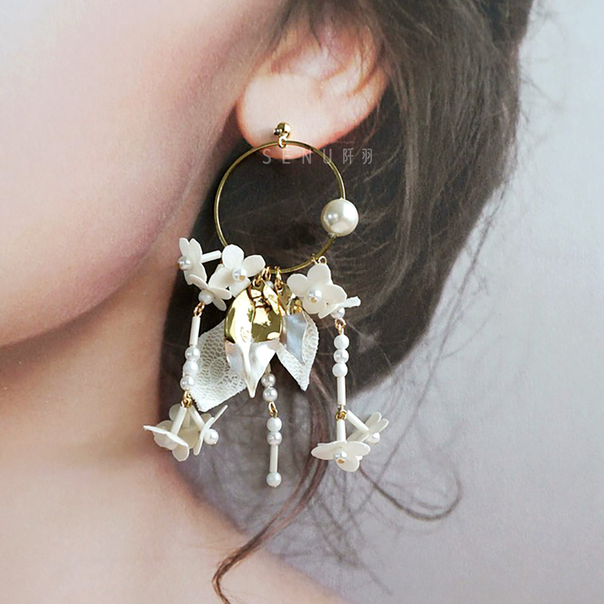 [Japanese craftsman｜Japanese handmade｜bridal accessories｜fabric flowers｜earrings｜earrings] Ring beaded flower lace fabric earrings