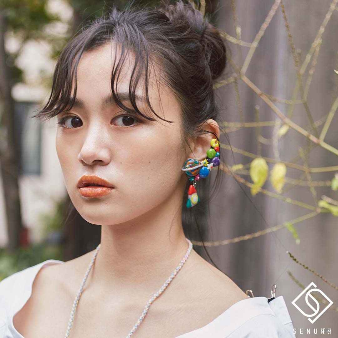 [Japanese craftsman｜Japanese handmade accessories｜Resin｜Earrings｜Earrings] Asymmetrical Star Rocket Earrings